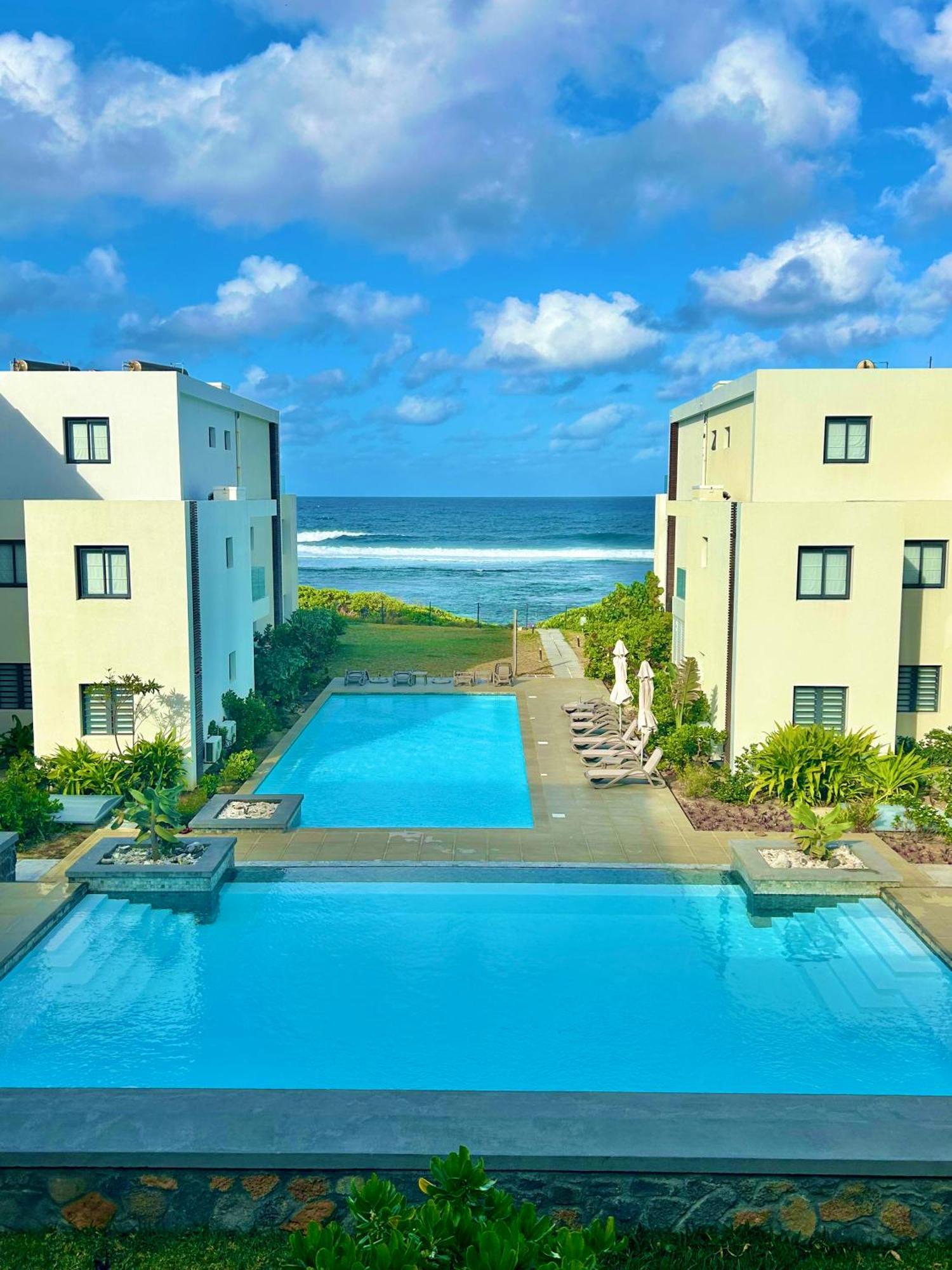 Eastern Blue Beachfront Luxury Apartment Пост-Лафайет Экстерьер фото